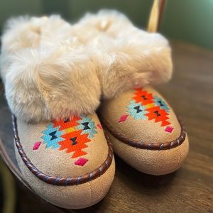 Women’s size 7 Aerie moccasin